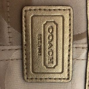 Coach wristlet!! ♡